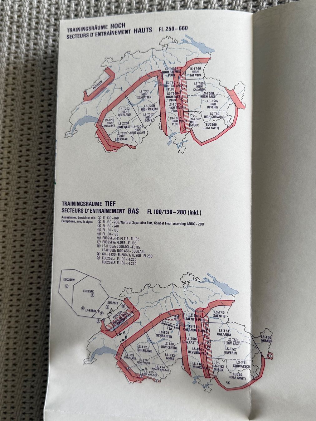 Cartine & Atlanti: Flugkarte Mil Airspace Chart - Schweizer Luftwaffe – Usato da Brütten venduto da Hst1 8