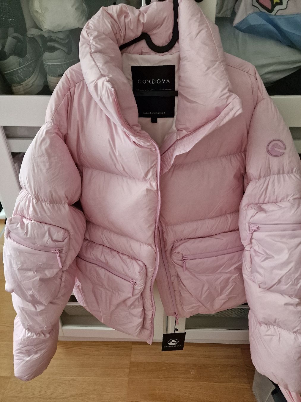Jacken: Cordova Daunen Jacke Gr L Dusk neu – Neu und originalverpackt aus Zürich von girltherapy