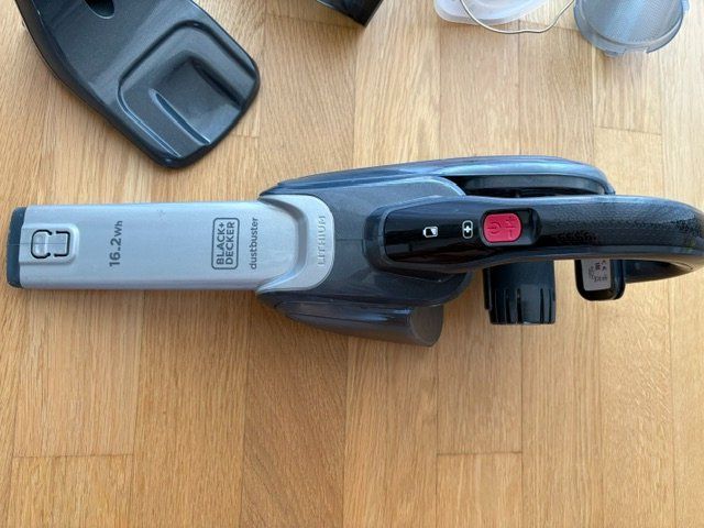 Staubsauger & Zubehör: Handstaubsauger BLACK & DECKER aufladbar – Gebraucht aus Zürich von Sonnenblume_65 7