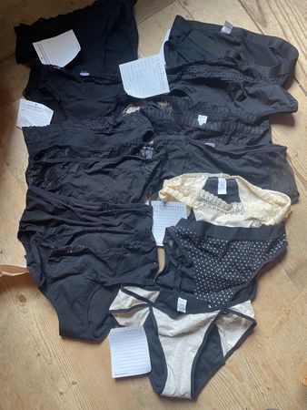 Mix period underwear medium to large
