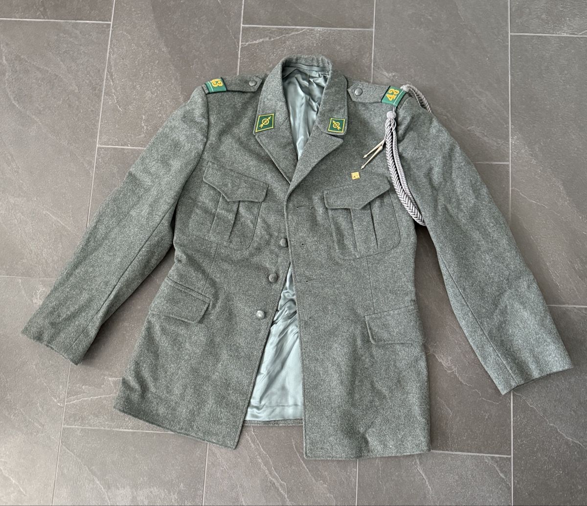 Schweizer Armee Uniformi: 40er Schweizer Armee Militär Uniformen Set – Usato da Goldach venduto da igwhitestar 6