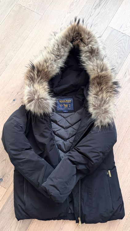 schwarze-woolrich-winterjacke-mit-fellkragen-gebraucht-in-gossau-sg