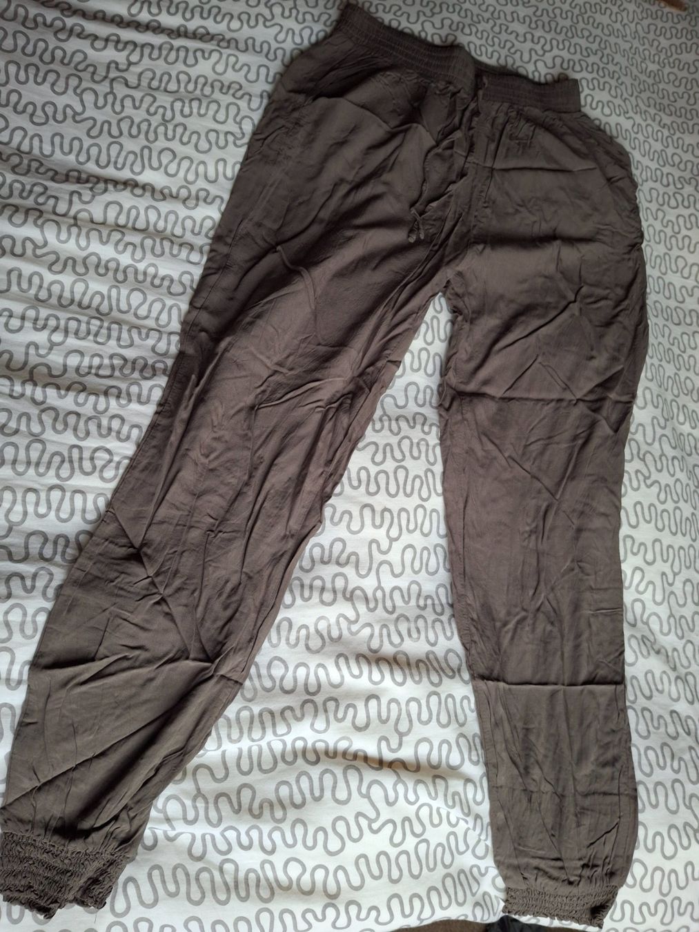 Hosen: Pantalon léger vert olive taille XS/S marque Chicorée – Gebraucht aus Villiers von san_jn5w 4