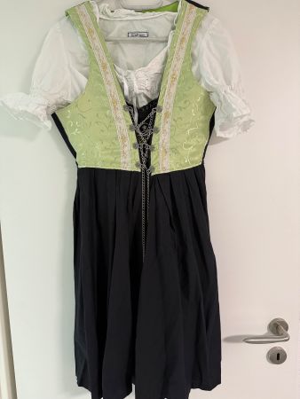 Schickes Dirndl in schwarz-grün mit Bluse Gr. 44