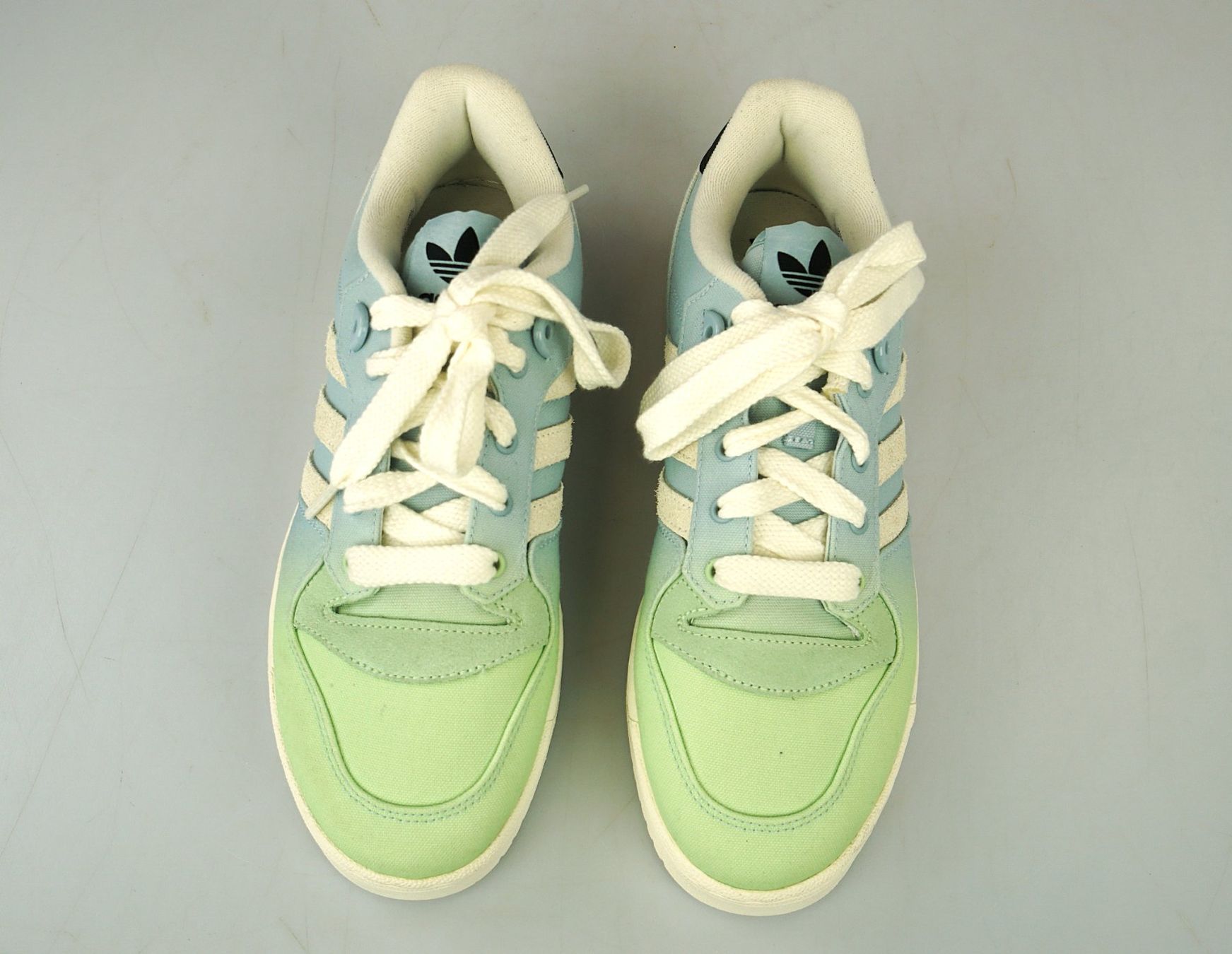 Adidas Scarpe da uomo: ADIDAS Rivalry Low Gr. 42  Ombré Look – Nuovo (secondo la descrizione) da Volketswil venduto da brockipfannenstil 1