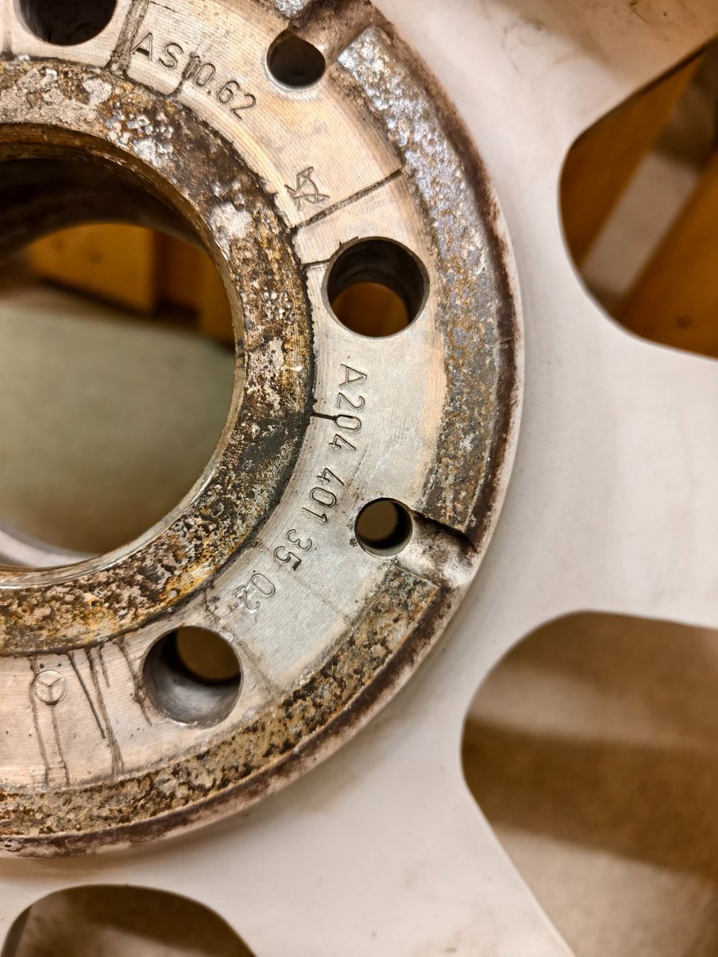 Mercedes-Benz Pneus & Roues: Original Mercedes Winterräder Bridgestone – D'occasion à Wünnewil par kushakiller 2
