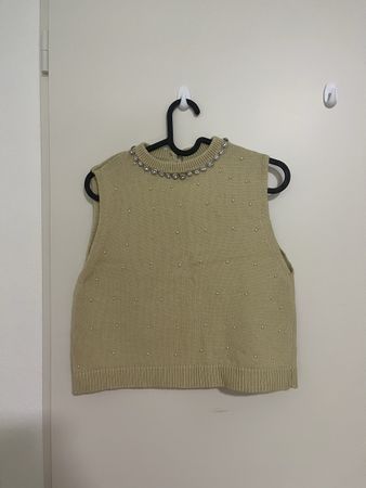 beige zara sweater top