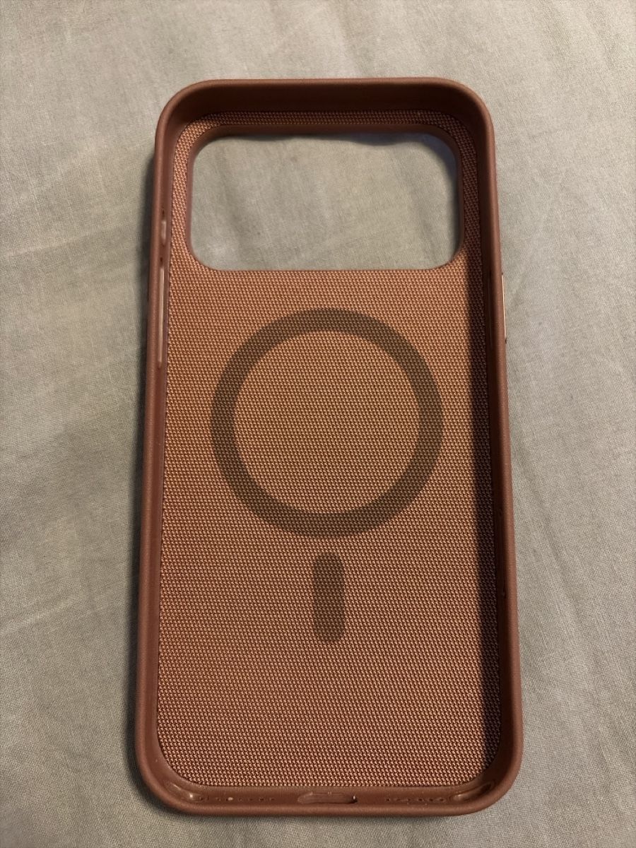 Apple Cover & Protezioni schermo: iPhone 17 Pro Max Funktionsgewebe Case mit MagSafe - Siena – Nuovo (secondo la descrizione) da Dottikon venduto da rentosio 1