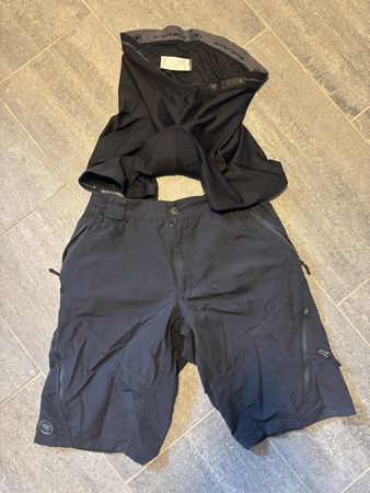 Endura Hummvee Short II mit Liner