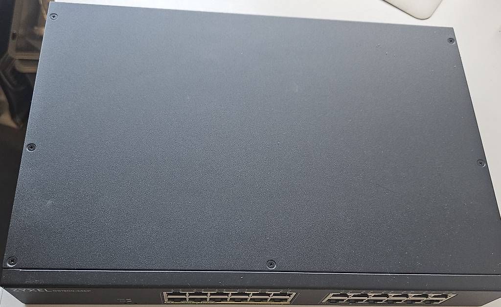 Zyxel Hub & Switch: zyxel gs1900-24ep Gb unmanaged Switch – Usato da Thalwil venduto da Mmgoldb 1