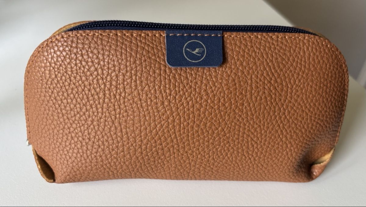 Trousses de maquillage: Lufthansa Business Class Amenity Kit – D'occasion à Köniz par DrTii 1