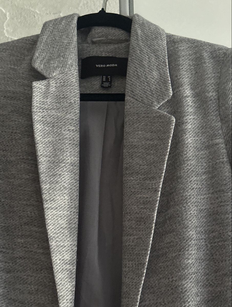 Vero Moda Manteaux: Graues Vero Moda Blazer – D'occasion à Turgi par pa.ti.d 2