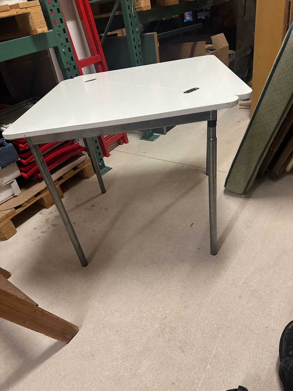 Ikea Tavoli: Beistelltisch – Usato da Lyssach venduto da Zsag