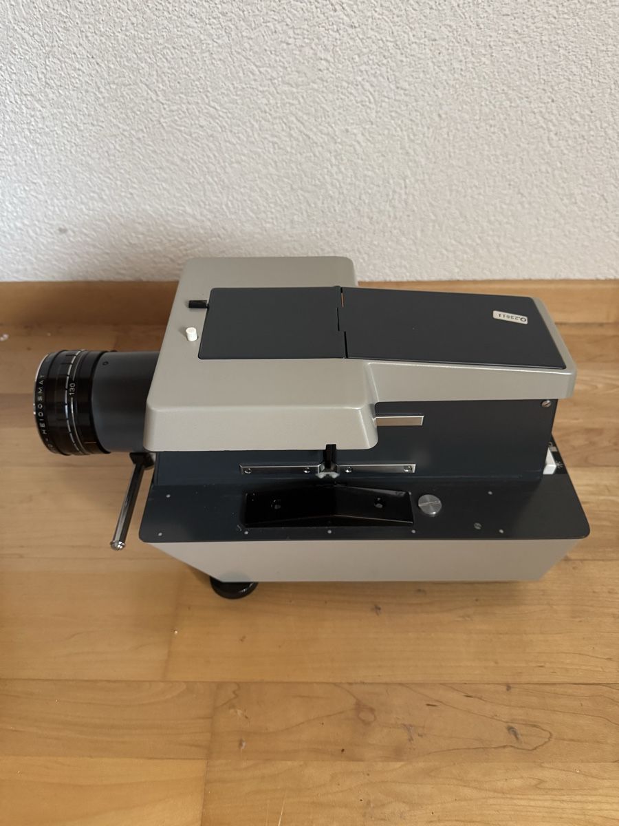 Rollei Proiettori: Mittelformat Dia Projektor  – Usato da Zürich venduto da mat_rw96