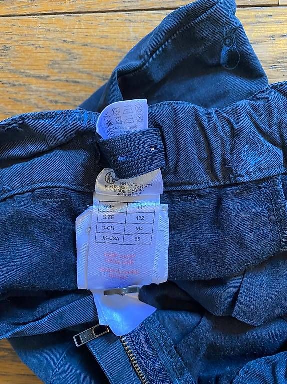 Cyrillus Pantaloni: Short Cyrillus – Usato da Hermance venduto da joe_td6n 1