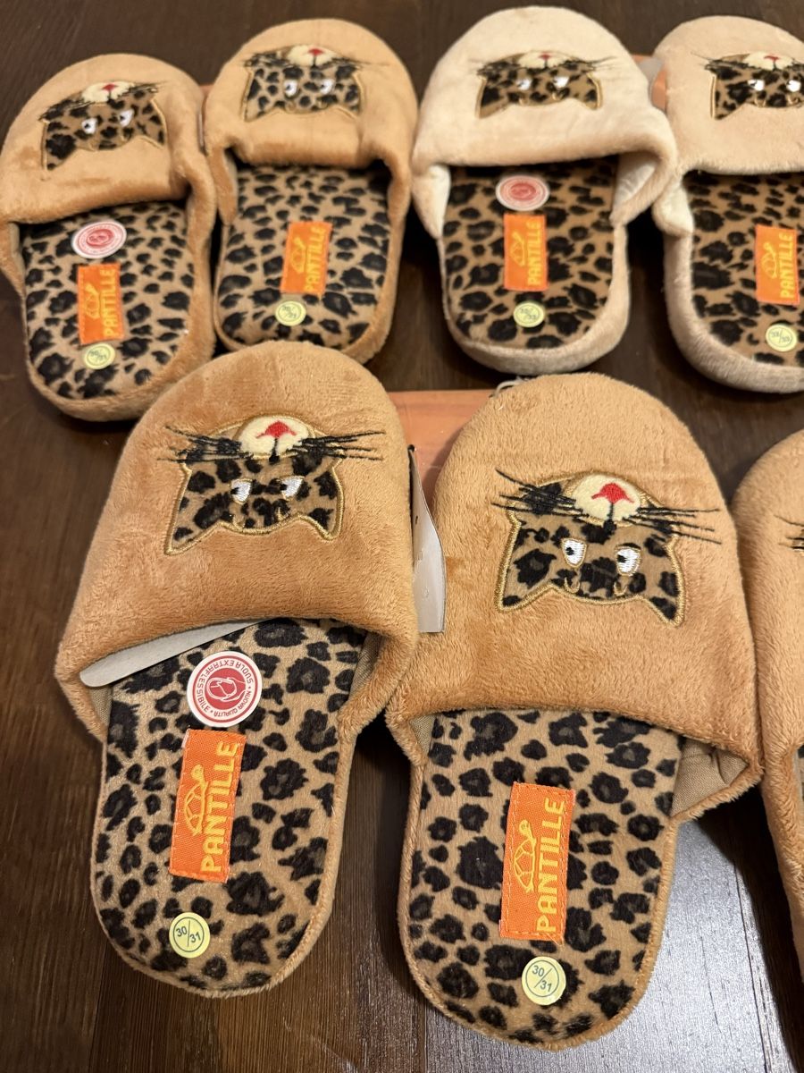 Chaussures garçon: Kinder Hausschuhe – Neuf avec emballage d'origine à Zürich par Fabrizio1978 1