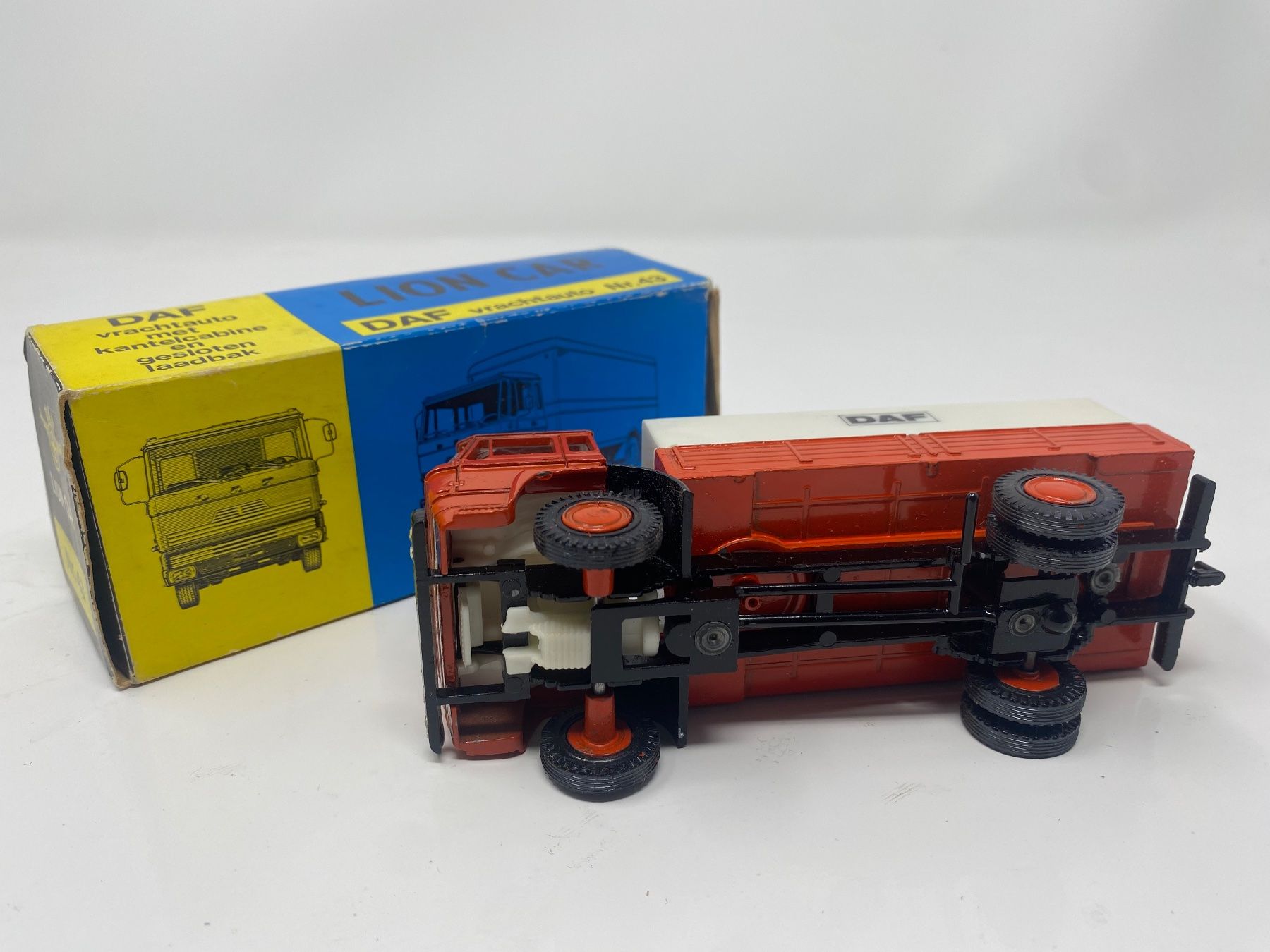 Daf Modellini d'auto: Lion Car DAF LKW – Usato da Ballwil venduto da ClassicGallery 8