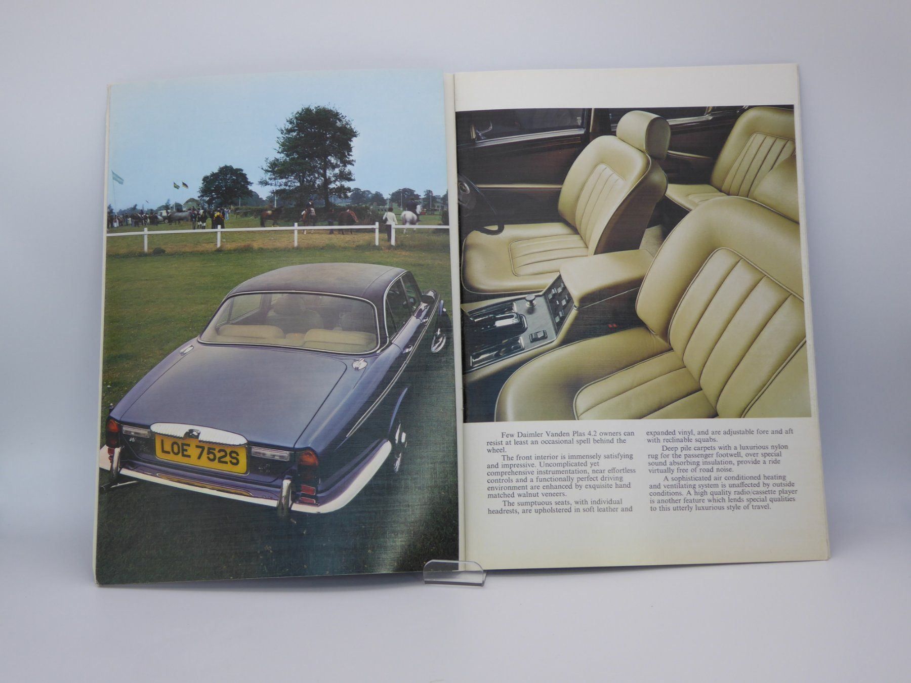 Documenti: Daimler Vaden Plas 4.2 Prospekt – Usato da Safenwil venduto da efclassics 1
