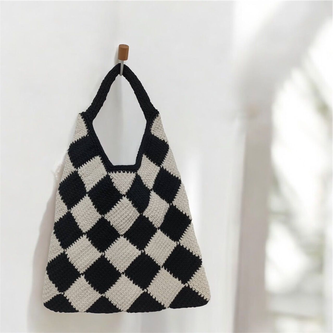 Taschen: Crocheted Handbag Checkered Pattern Black Beige Large – Neu (gemäss Beschreibung) aus Lossy von Jungs_Macrame