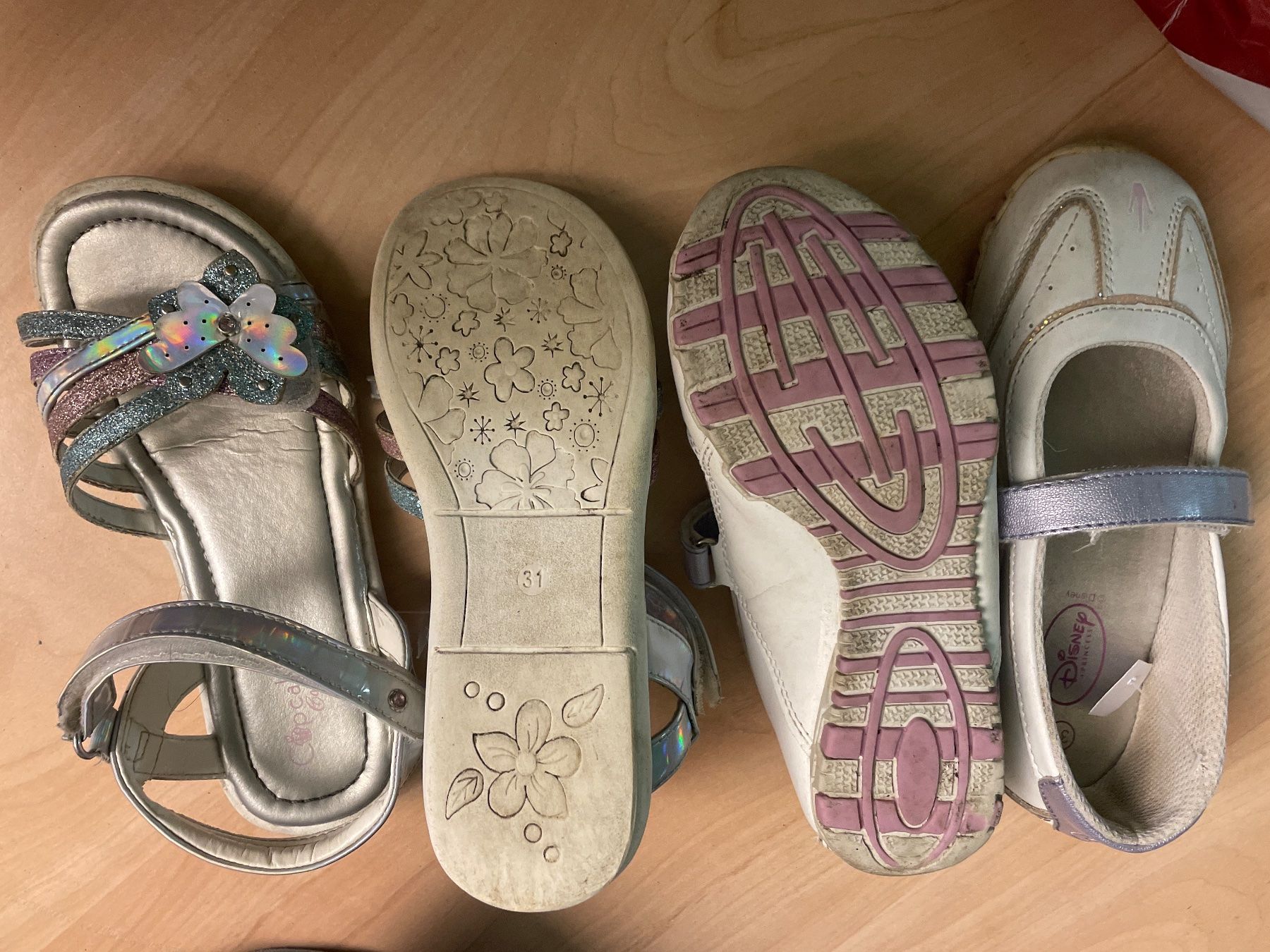 Schuhe für Mädchen: 2 süsse Sandalen Cupcake/Disney Gr.31 – Gebraucht aus Obergerlafingen von cabo4 2