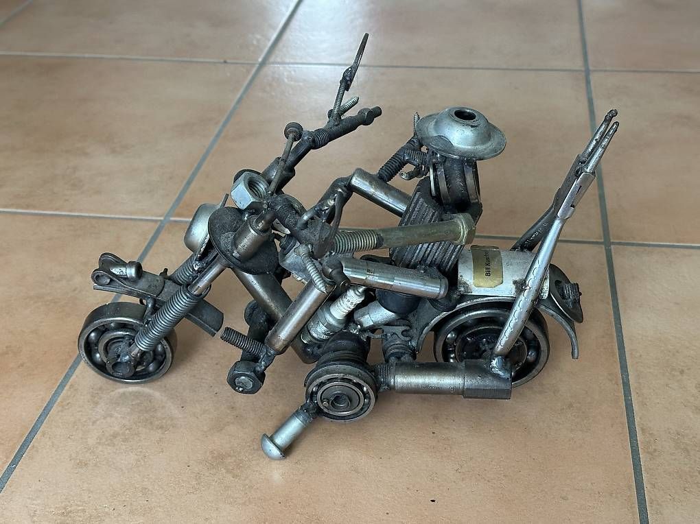 Modellbausätze & Standmodelle: Recycle Art Motorrad  – Gebraucht aus Schaffhausen von Coolhand