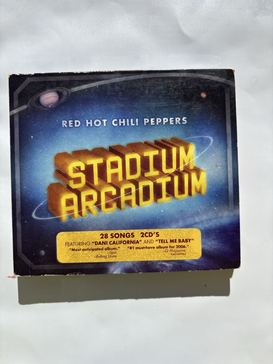 CD: Red Hot Chili Peppers - Stadium Arcadium (Double CD) – Usato da Corin-de-la-Crête venduto da Iggyjones