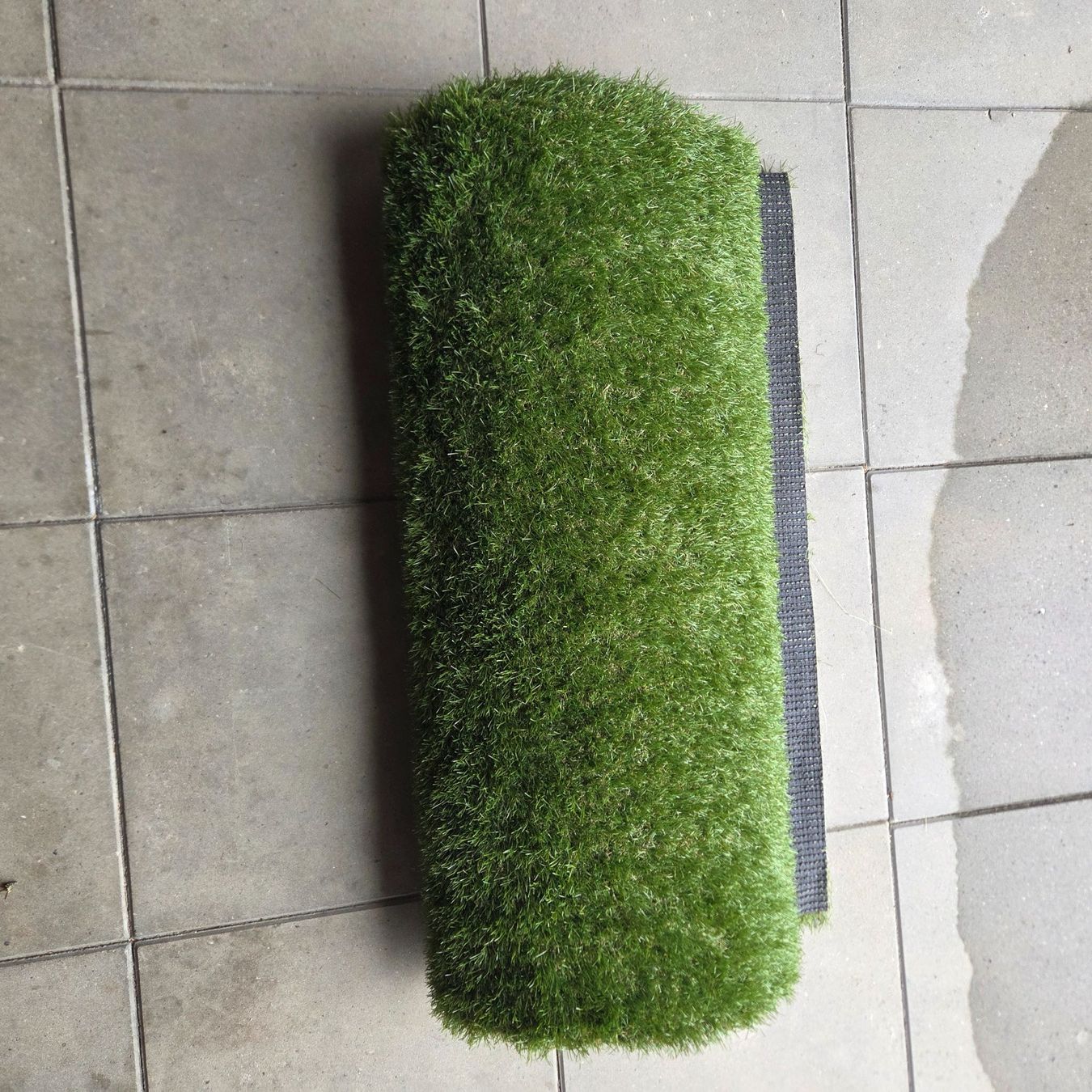 Tapis de sol: Rasenteppich 1Meter x5 Meter – D'occasion à Rabius par Anddeg