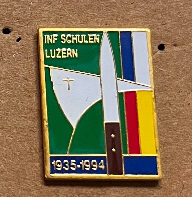 Plaketten & Abzeichen: Pin, INF Schulen Luzern 1935-1994 – Gebraucht aus Obernau von Wgnom
