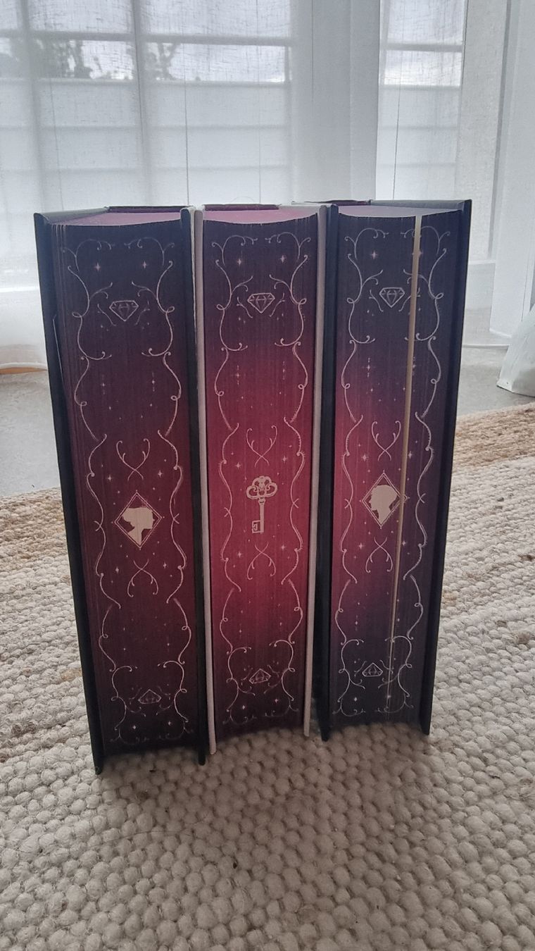Libri: The Ruby Circle Trilogie von Jana Hoch – Usato da Chur venduto da laramente 7