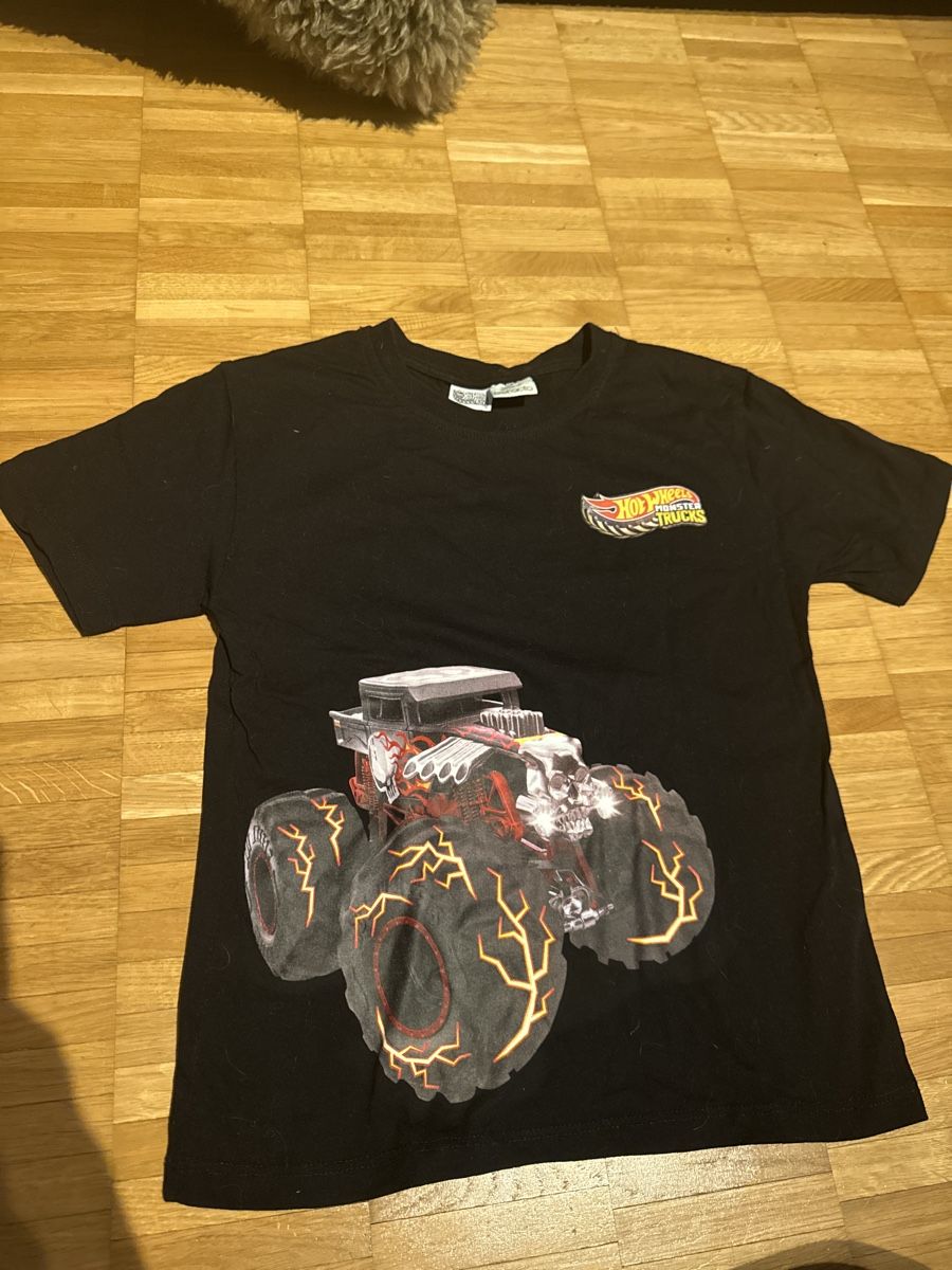 Camicie, T-shirt & Polo: Tshirt Grösse 134-140 – Usato da Glattpark(Opfikon) venduto da cherrytomate