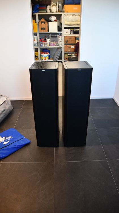 Produktbild von Denver Musik-Center (vertikaler CD-Player Mit LCD-Display, AUX-In, Wandhalterung, Weckerradio) Schwarz
