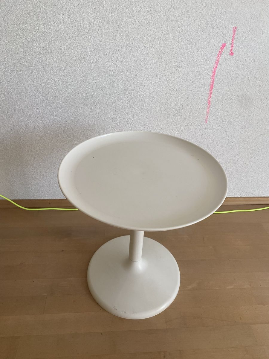 Tische: Ikea Beistelltisch rund weiss – Gebraucht aus burgdorf von kaethiduebi