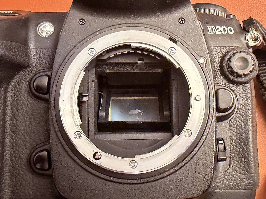 Nikon Fotocamera: Nikon D200 (not complete, sale as defect) – Usato da Neuchatel venduto da Pancrazi 3