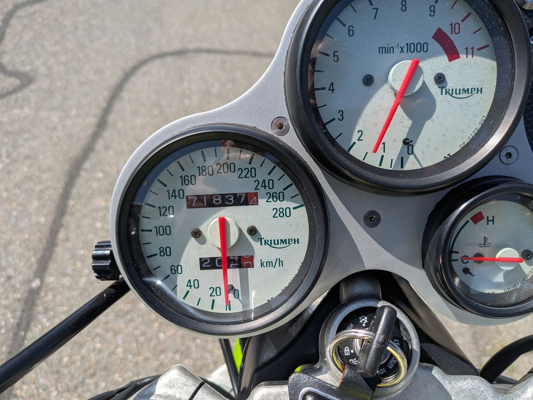 Triumph Strada: Triumph Speed Triple 955i – Usato da St. Gallenkappel venduto da brother707 5
