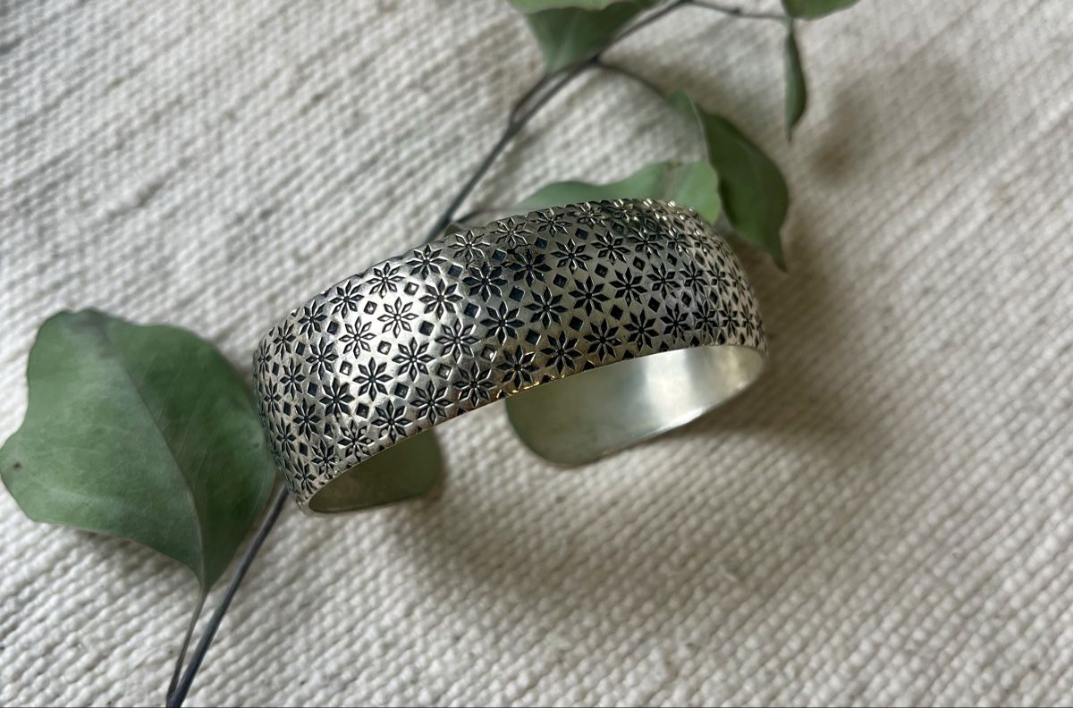 Bracciali & Braccialetti: Silber Armreif, Armband Blumenmuster – Usato da Sax venduto da _Kornblume_