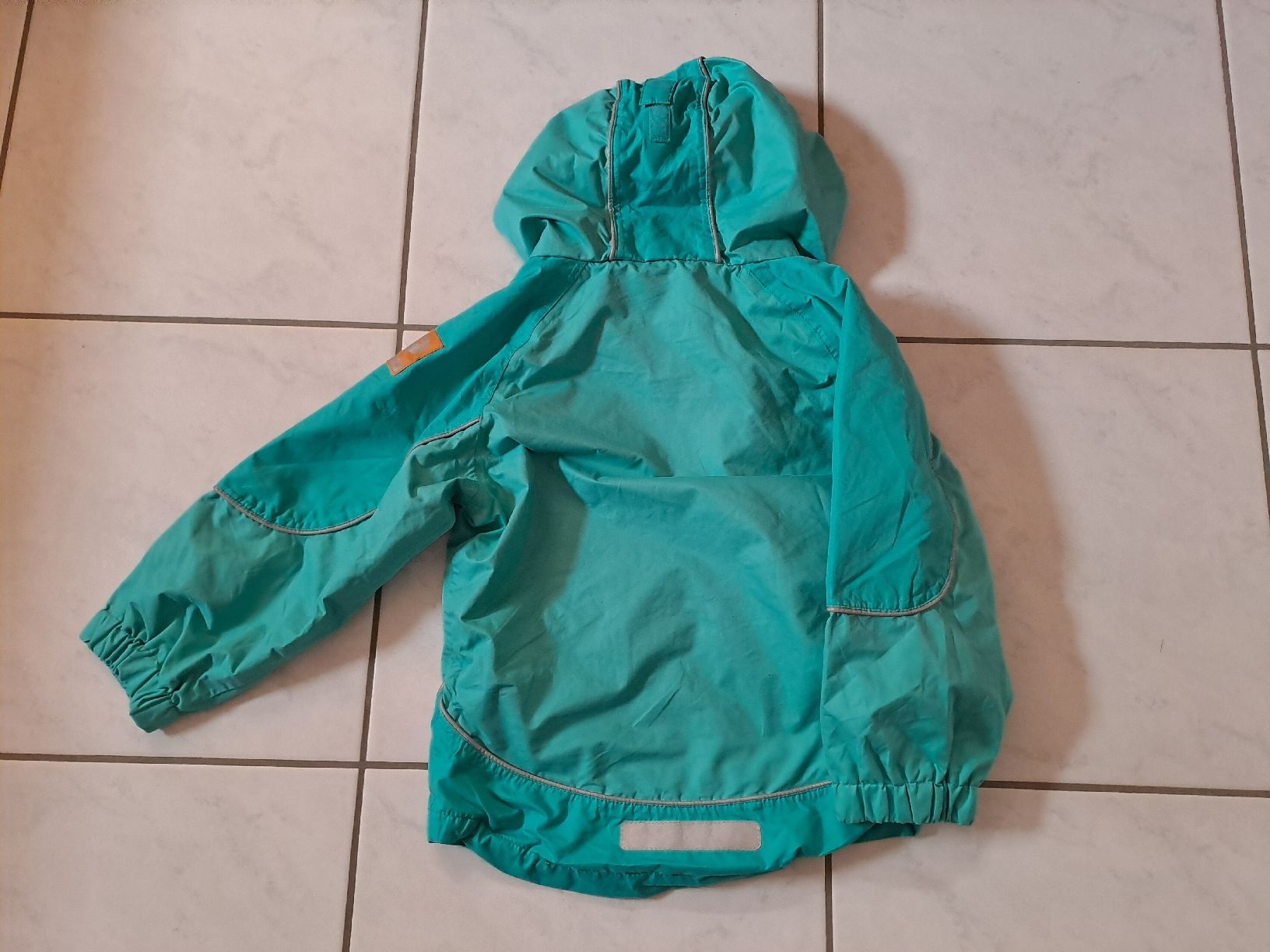 Giacche & Cappotti: Schöne Mäfchen Jacke Gr. 104/110 – Usato da Untersiggenthal venduto da Zehni8 1