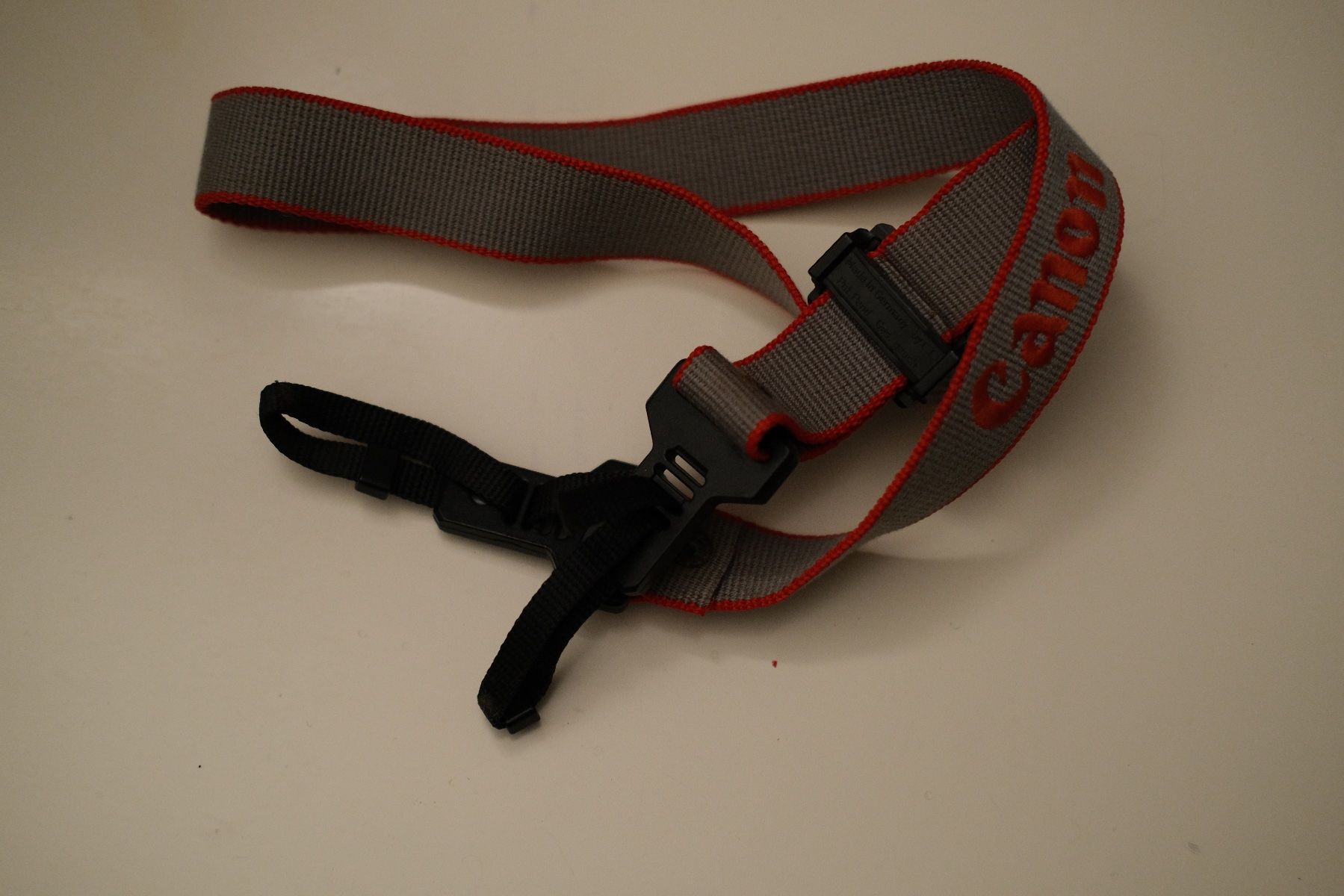 Canon Altri Accessori: Cinghia Canon vintage – Usato da Massagno venduto da mir_7p7t 1