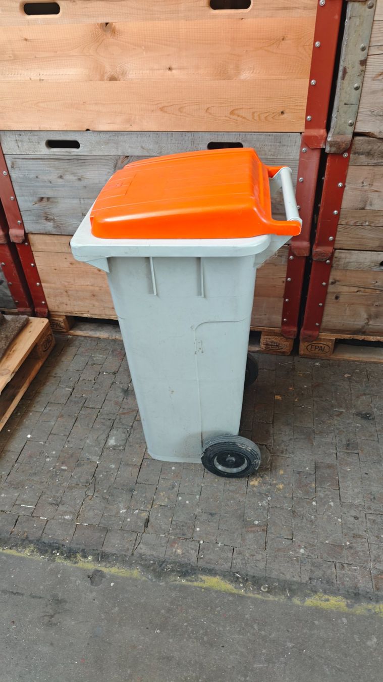 Sonstiges für Büro & Gewerbe: Container – Gebraucht aus Luzern von pilatusshop