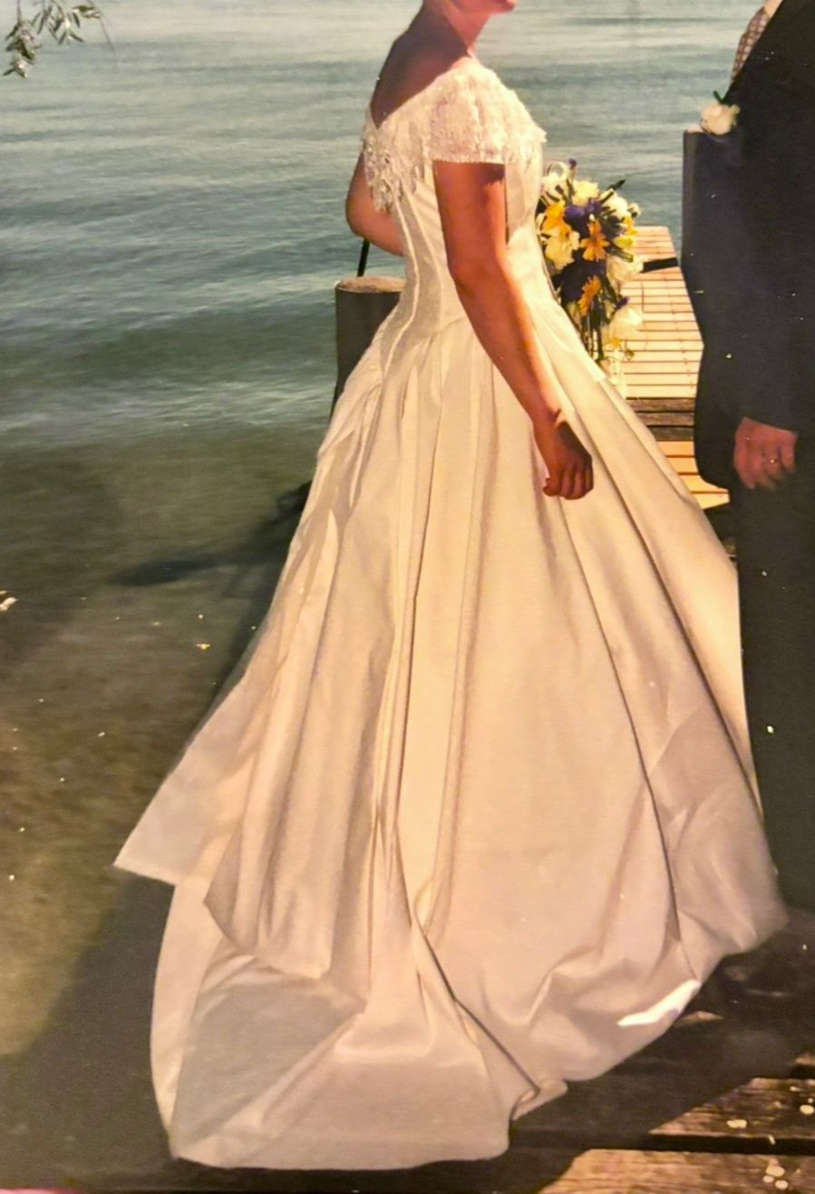 Vestiti: Robe de mariée dentelle taille 38 – Usato da Perroy venduto da barballalla 1