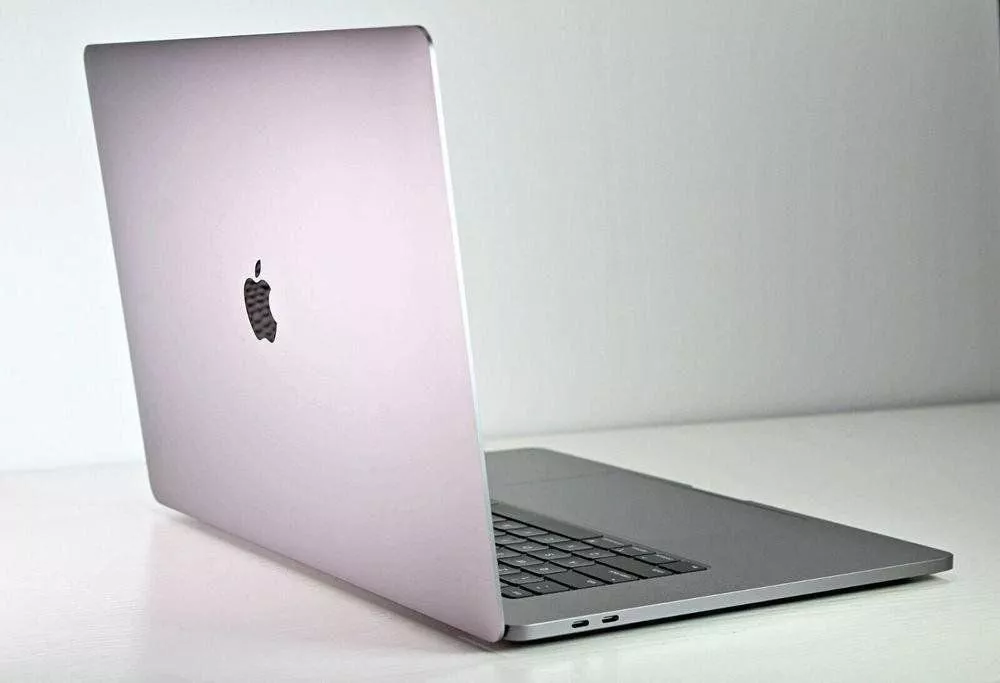 Apple Portables: Macbook Pro 16" – D'occasion à Frauenfeld par nazanin