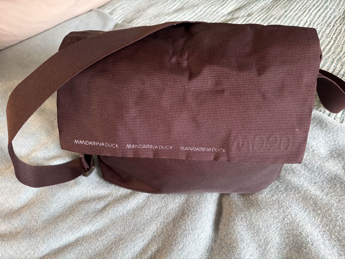 Taschen für Damen: MANDARINA DUCK MD20 Umhängetasche Polyester braun – Gebraucht aus Saas-Fee von omn_5qkz
