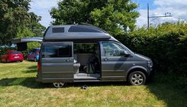 VW T5 California mit Hochdach (komplett ausgestattet)