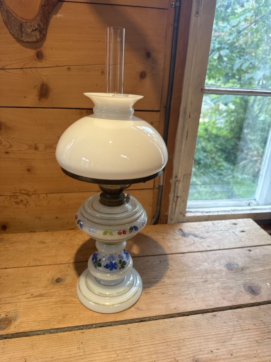 Tutte le decorazioni: Antike Petroleumlampe Glas mit Blumenmuster – Usato da Unterwasser venduto da Kaiser1652