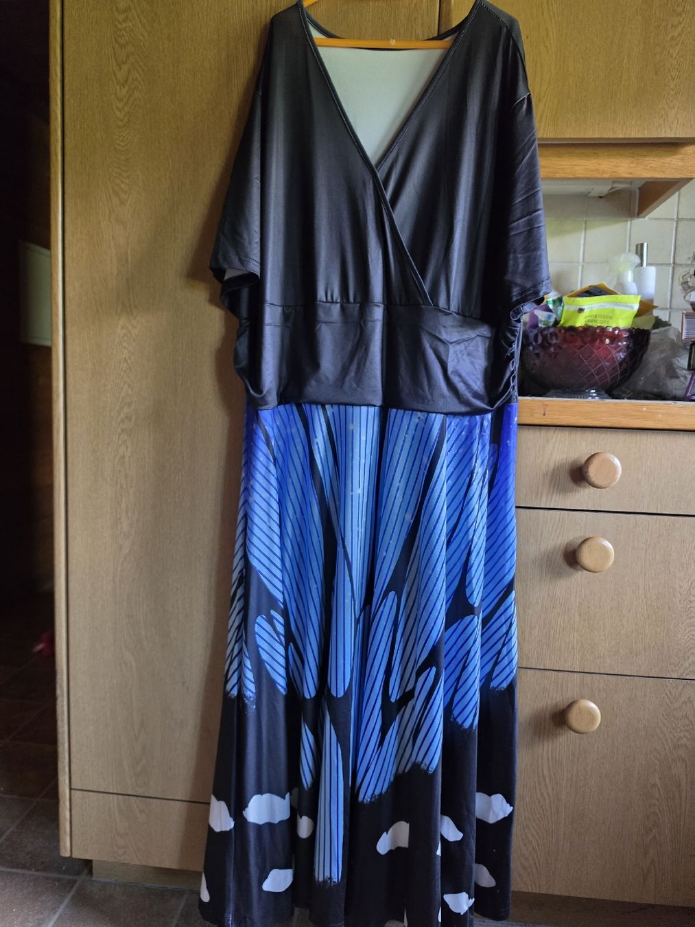 Kleider: Schönes Sommerkleid – Neu (gemäss Beschreibung) aus Schönried von Gti89