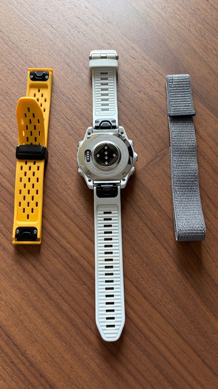 Garmin Smartwatch: Garmin Fenix 8 43mm Polar White – Usato da Granges-Paccot venduto da RiedelFr 2