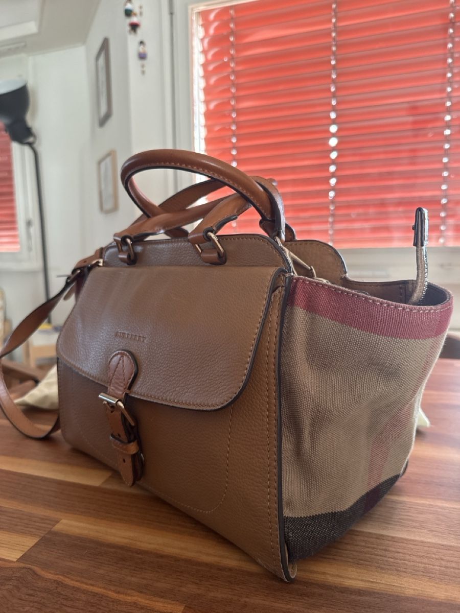 Burberry Borse da donna: Authentic Burberry Banner Bag - Spacious with strap – Usato da Cugy VD venduto da jessicavelap 1