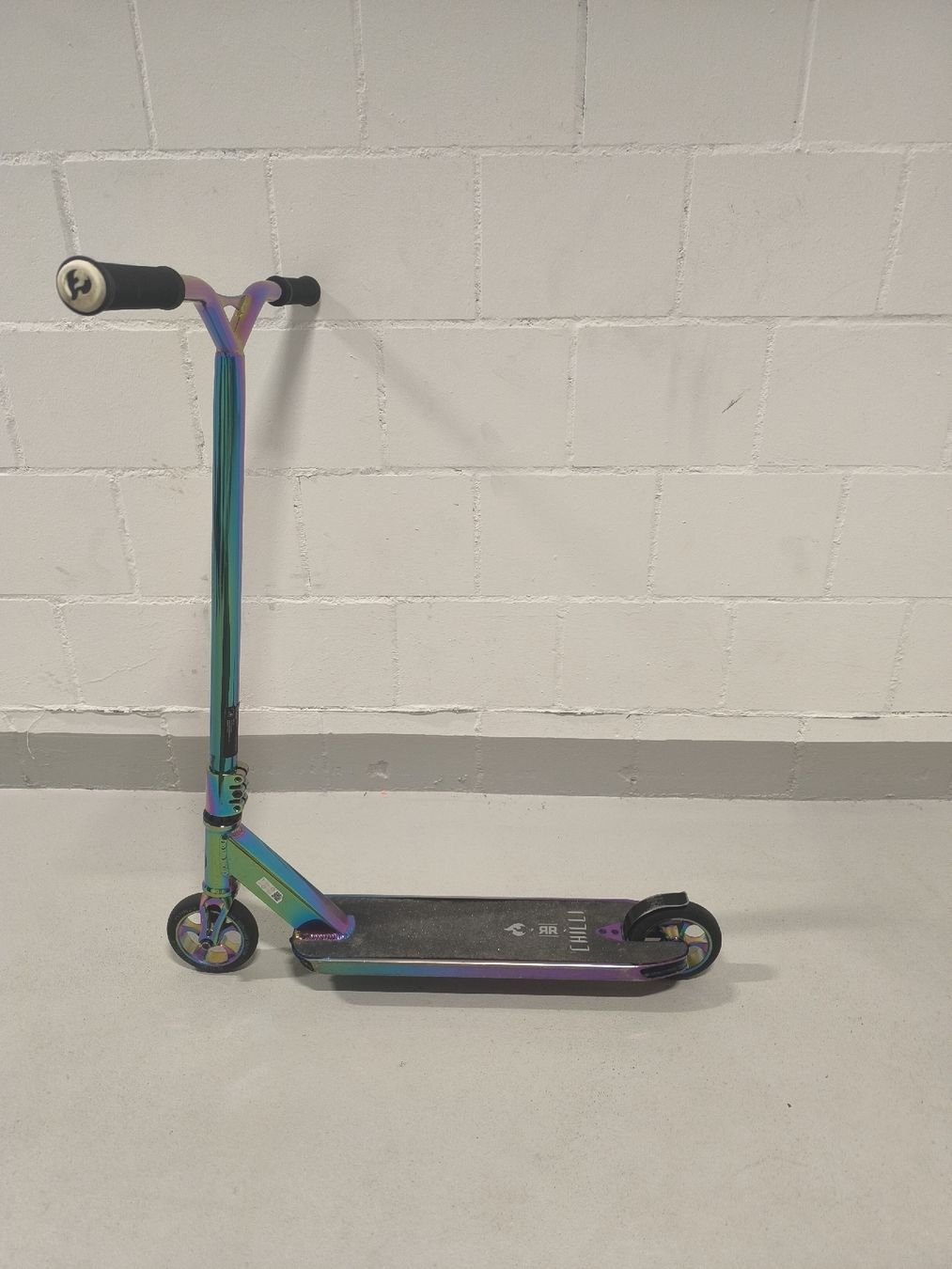 Chilli Kickboard: Chilli Pro Scooter Reaper Reloaded, Neochrome – Usato da Niederweningen venduto da Naturenextlevel