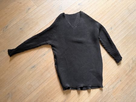 Pullover Issey Miyake schwarz Grösse 2 top Zustand