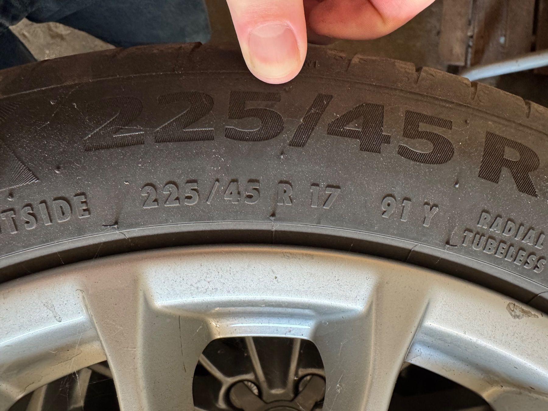 Audi Pneumatici & Ruote complete: Audi A3 Original Sommer Kompletträder – Usato da Rotkreuz venduto da garage-wismer-ag 1