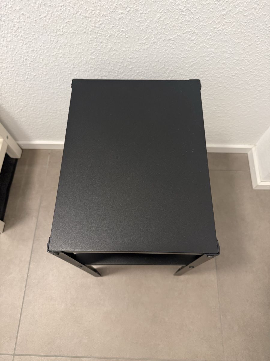 Comodini: Ikea black metal bench-bedside table perfect condition – Usato da Binningen venduto da eli_9psr 3